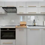 Art - W Mielnie Z Widokiem Na Jezioro, Parkingiem I Basenem Sezonowym By Renters Apartman