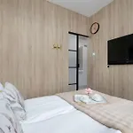 Apartman Art - W Mielnie Z Widokiem Na Jezioro, Parkingiem I Basenem Sezonowym By Renters