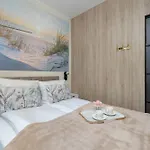Art - W Mielnie Z Widokiem Na Jezioro, Parkingiem I Basenem Sezonowym By Renters Apartman Mielno